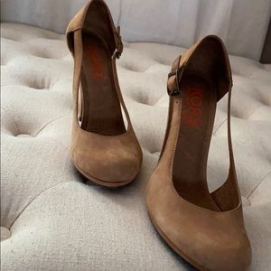 Shoes, tan pumps, Michael Kors